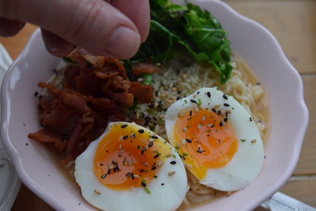 Egg-bacon-ramen-noodles-recipe-lucyloves-foodblog