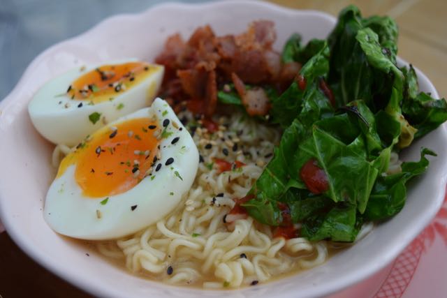 Egg-bacon-ramen-noodles-recipe-lucyloves-food-blog