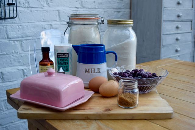 Blueberry-muffin-tray-bake-recipe-lucyloves-foodblog