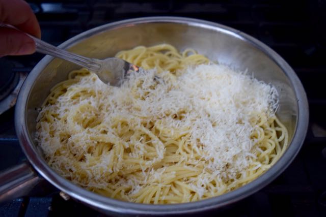 Spaghetti-cacio-e-pepe-recipe-lucyloves-foodblog