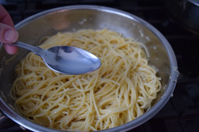 Spaghetti-cacio-e-pepe-recipe-lucyloves-foodblog