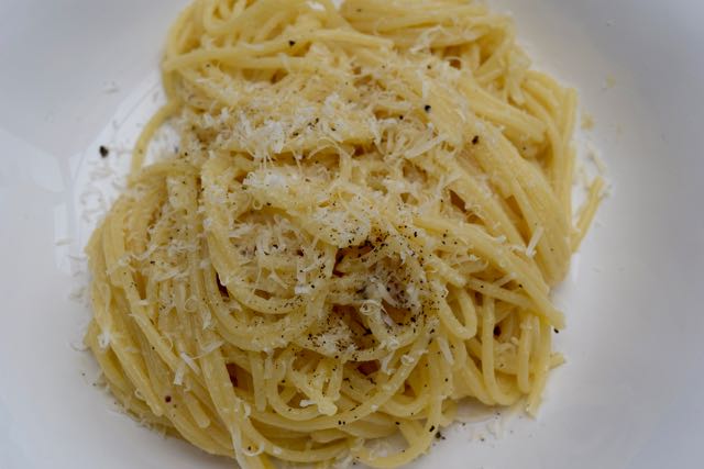 Spaghetti-cacio-e-pepe-recipe-lucyloves-foodblog