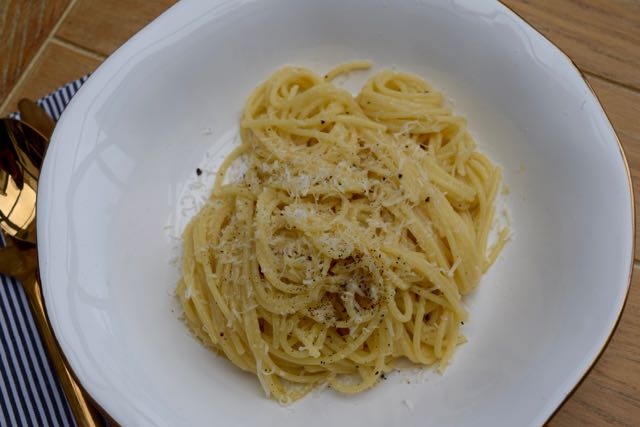 Spaghetti-cacio-e-pepe-recipe-lucyloves-foodblog