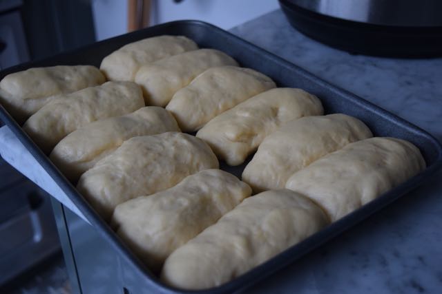 Iced-sticky-buns-recipe-lucyloves-foodblog