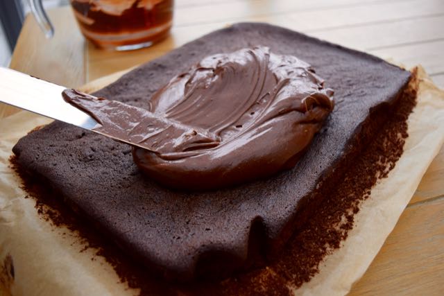 Nana's-chocolate-cake-recipe-lucyloves-foodblog