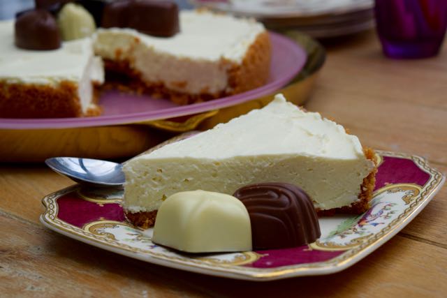 White-chocolate-cheesecake-recipe-lucyloves-foodblog