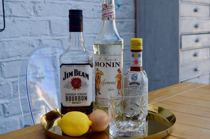 Classic-whiskey-sour-recipe-lucyloves-foodblog