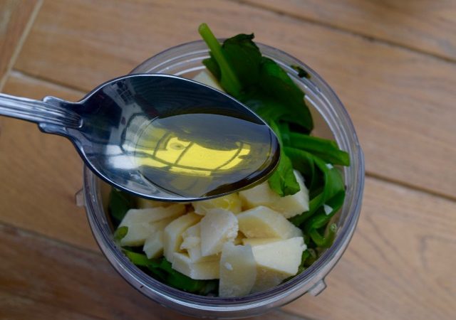 Wild-garlic-pesto-recipe-lucyloves-foodblog