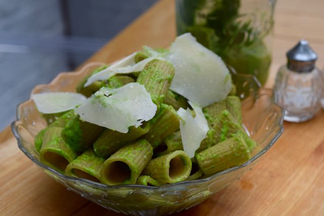 Wild-garlic-pesto-recipe-lucyloves-foodblog