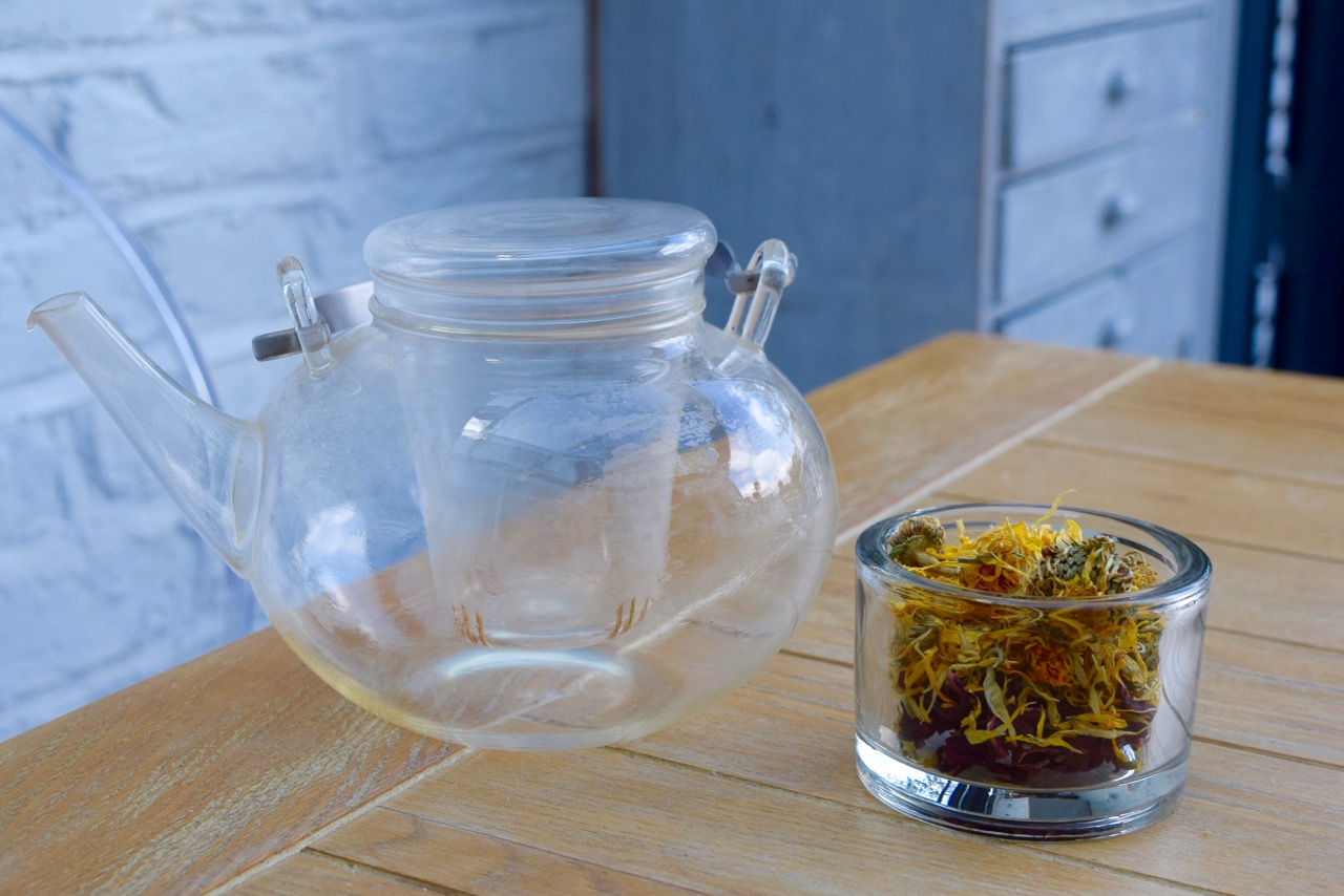Hibiscus-calendula-tea-recipe-lucyloves-foodblog