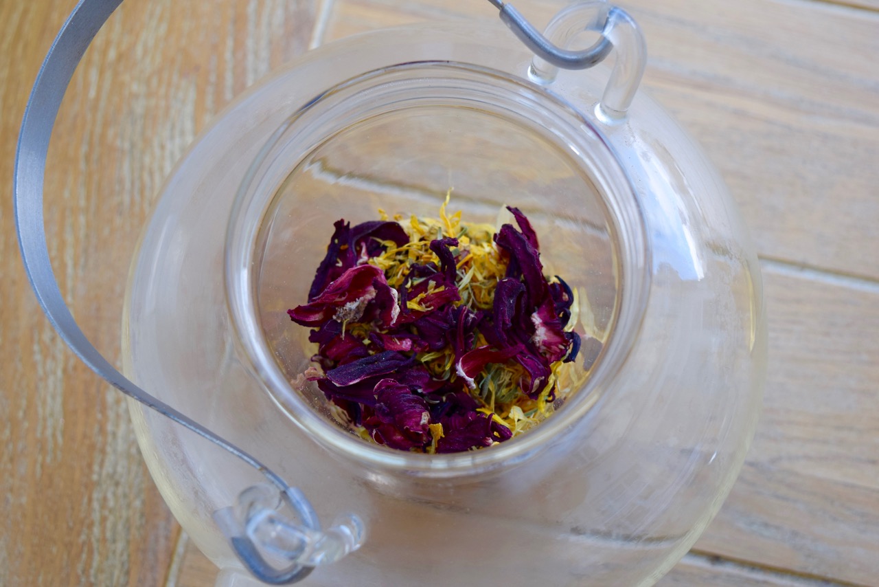 Hibiscus-calendula-tea-recipe-lucyloves-foodblog