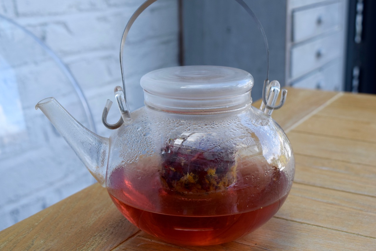 Hibiscus-calendula-tea-recipe-lucyloves-foodblog