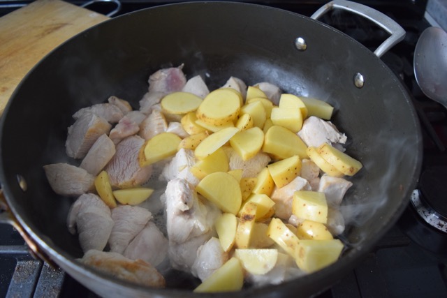 Chicken-cashew-massaman-curry-recipe-lucyloves-foodblog