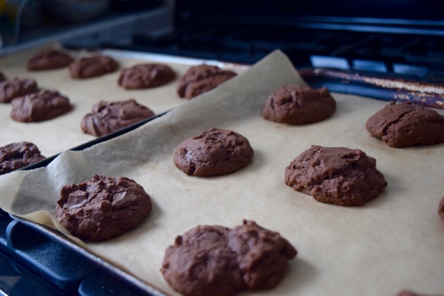 Easter-egg-chocolate-cream-cheese-cookies-recipe-lucyloves-foodblog