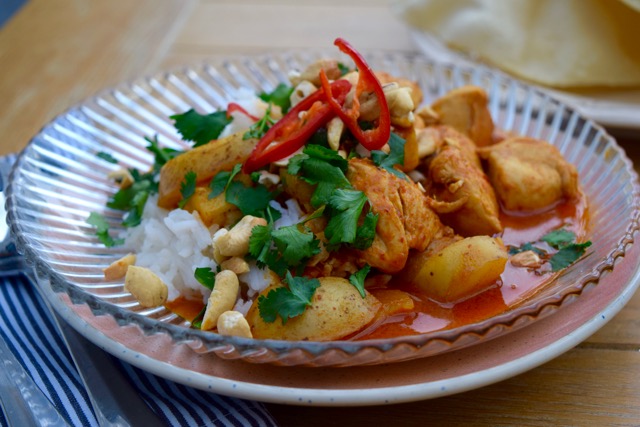 Chicken-cashew-massaman-curry-recipe-lucyloves-foodblog