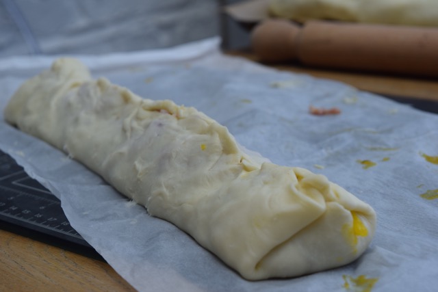 Foot-long-sausage-rolls-recipe-lucyloves-foodblog