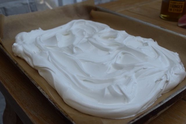 Rhubarb-meringue-tray-bake-recipe-lucyloves-foodblog
