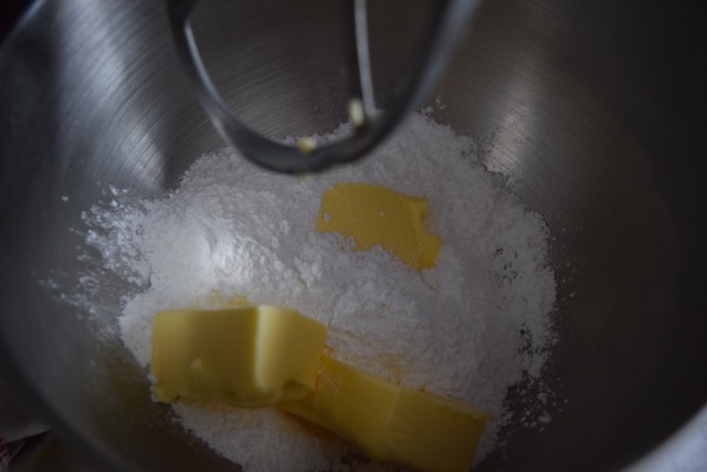 Lemon-elderflower-cupcakes-recipe-lucyloves-foodblog