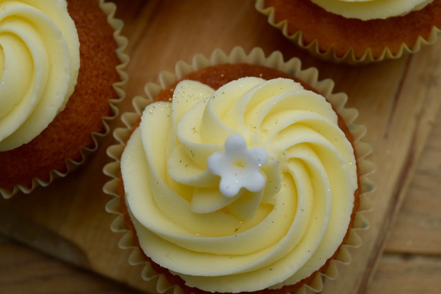 Lemon-elderflower-cupcakes-recipe-lucyloves-foodblog