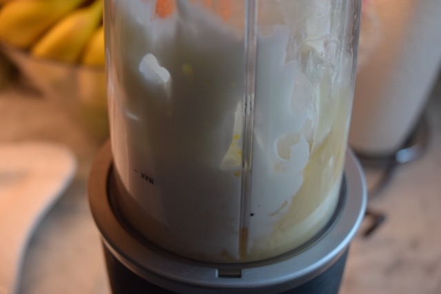 Fresh-lemon-smoothie-recipe-lucyloves-foodblog