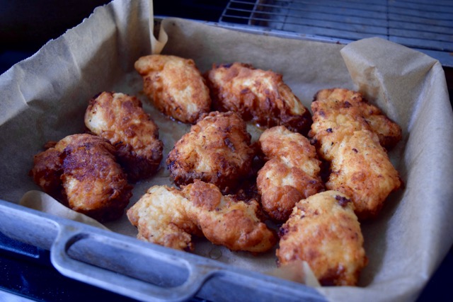 Fried-chicken-waffles-sriracha-maple-syrup-recipe-lucyloves-foodblog