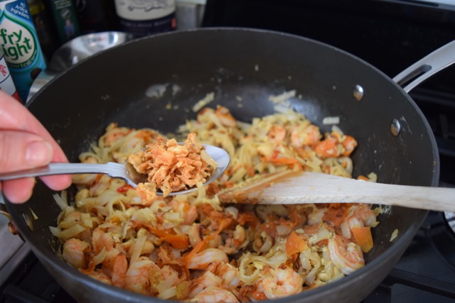 Noodles-prawns-egg-recipe-lucyloves-foodblog
