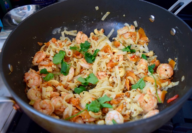 Noodles-prawns-egg-recipe-lucyloves-foodblog