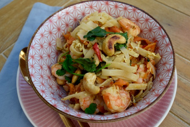 Noodles-prawns-egg-recipe-lucyloves-foodblog