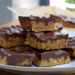 Peanut-chocolate-crispy-slice-recipe-lucyloves-foodblog