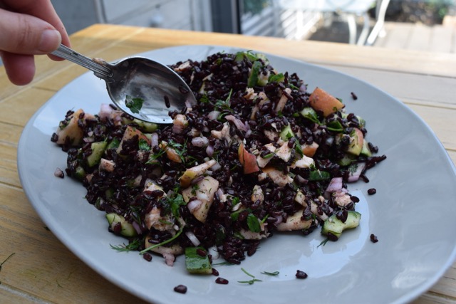 Black-rice-salmon-salad-recipe-lucyloves-foodblog