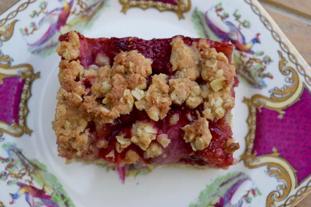 Strawberry-oat-bar-recipe-lucyloves-foodblog