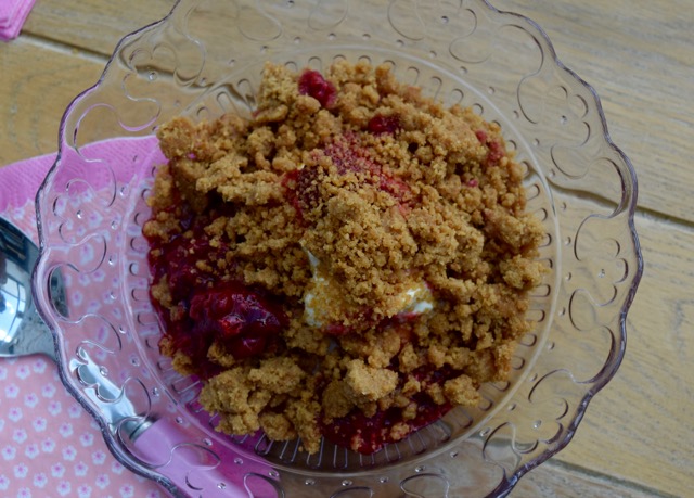 Peach-raspberry-biscuit-crumble-recipe-lucyloves-foodblog