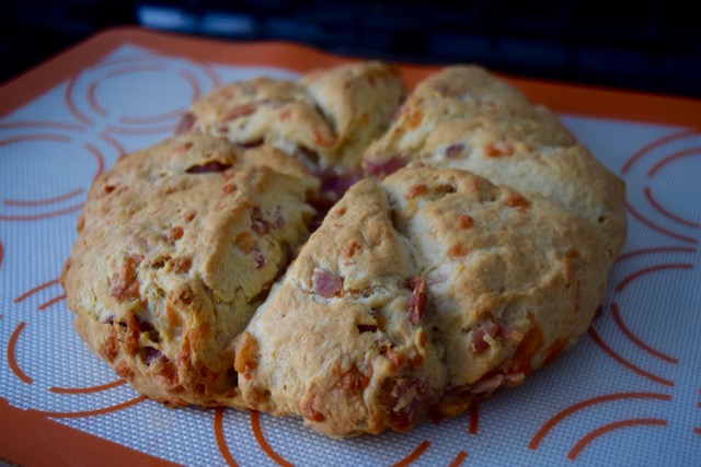 Cheese-bacon-scones-recipe-lucyloves-foodblog