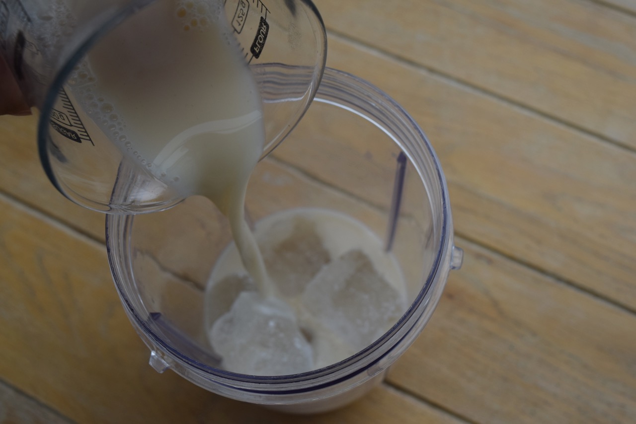 Coffee-date-cardamom-shake-recipe-lucyloves-fooblog