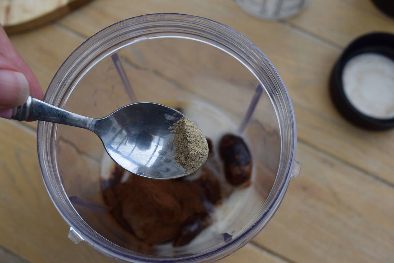 Coffee-date-cardamom-shake-recipe-lucyloves-foodblog