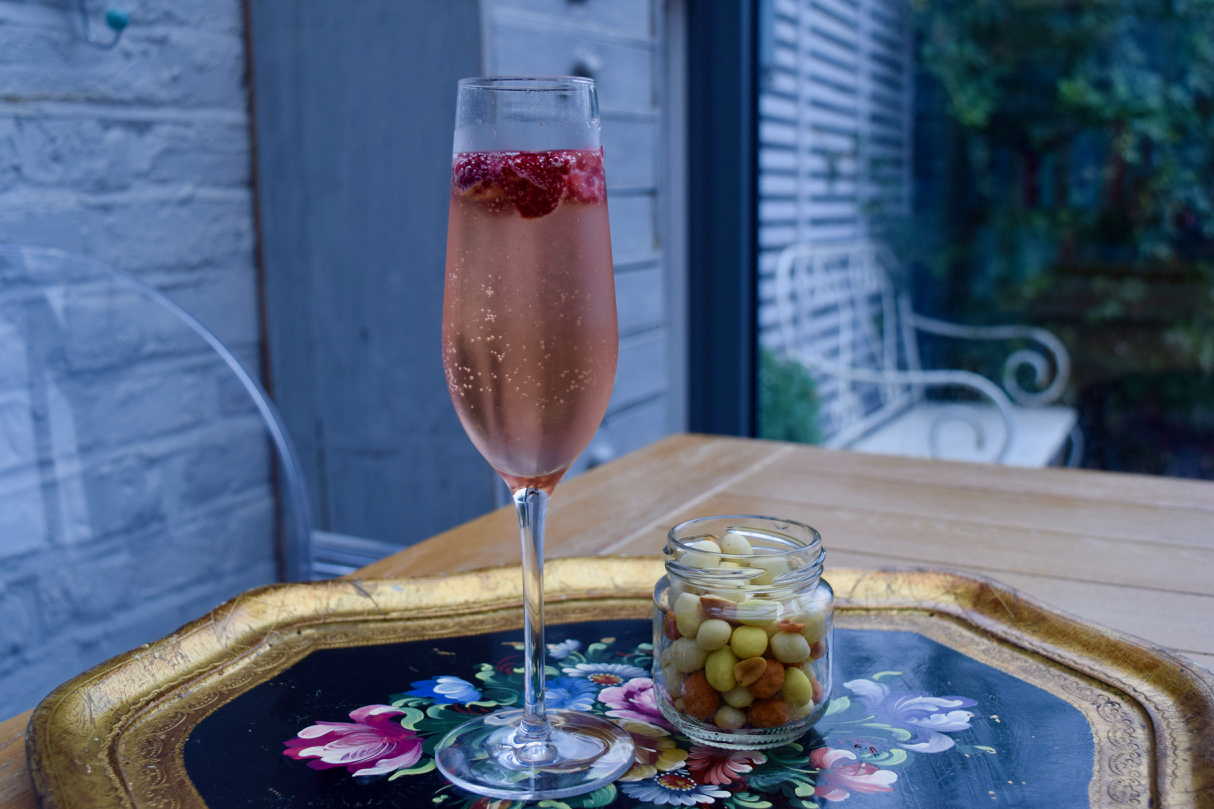 Raspberry-bellini-recipe-lucyloves-foodblog