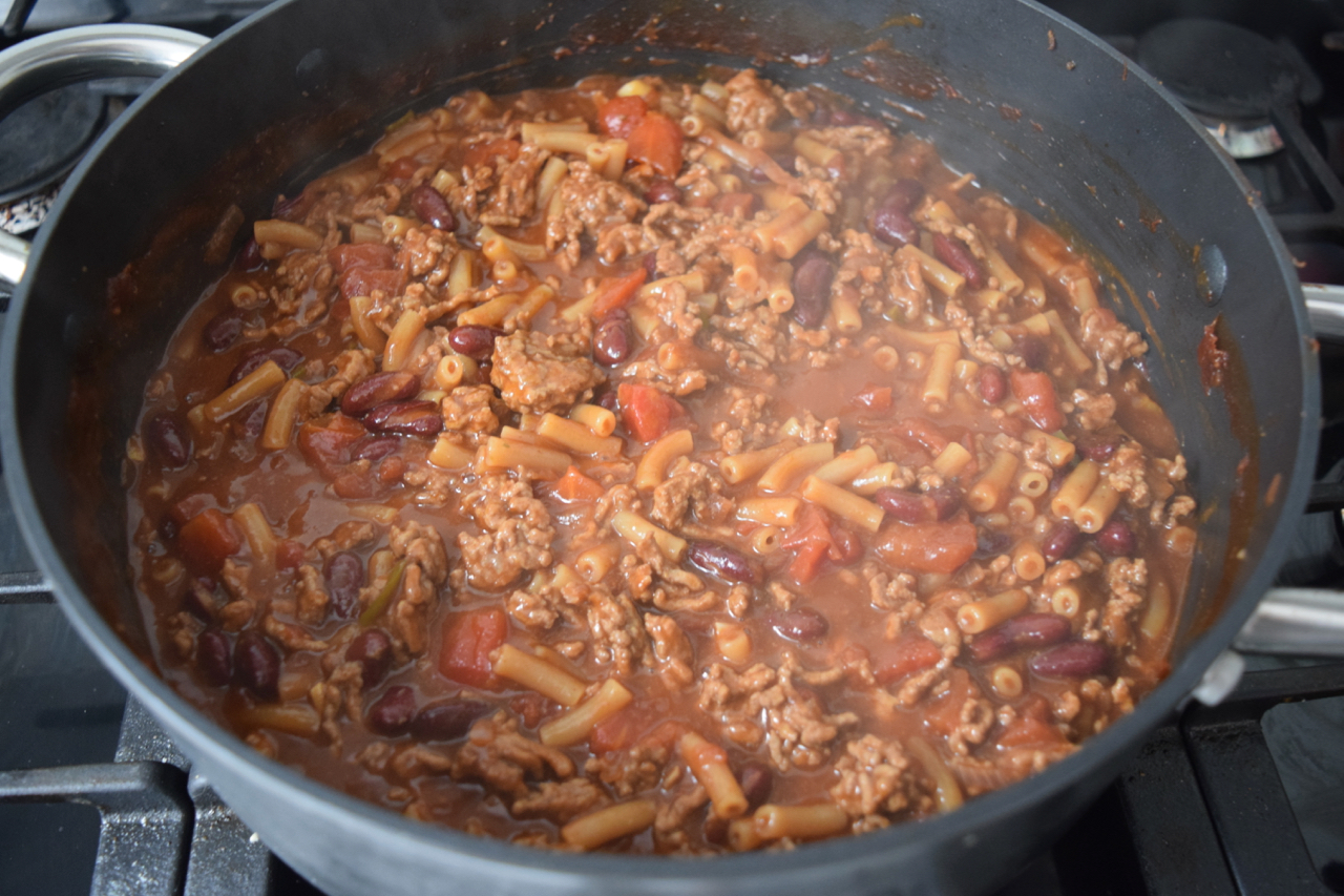 One-pot-chilli-mac-cheese-recipe-lucyloves-foodblog