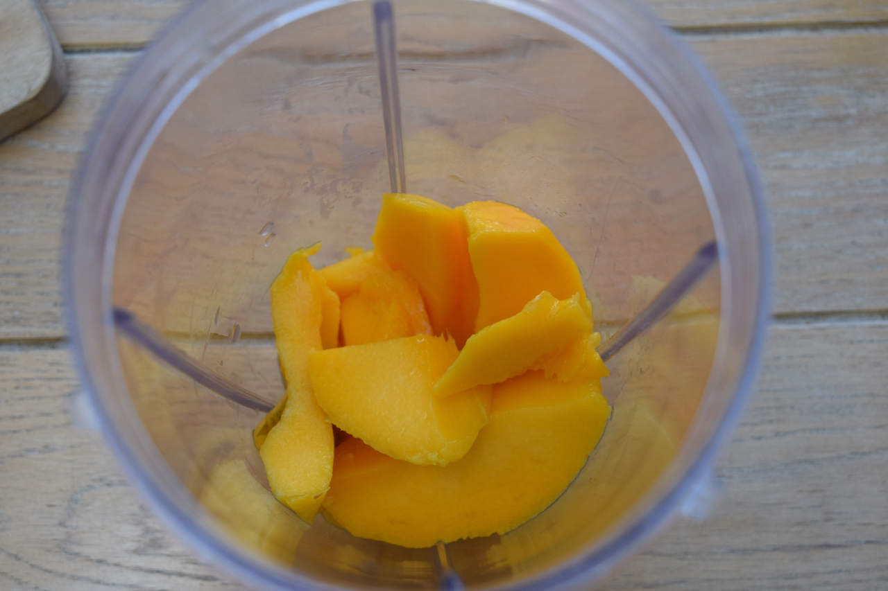 Mango-turmeric-smoothie-recipe-lucyloves-foodblog