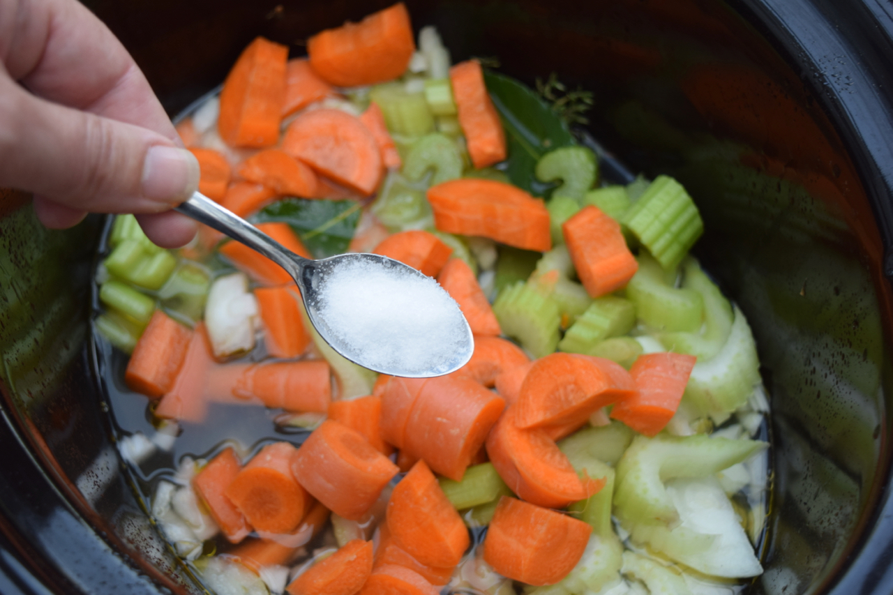 Slow-cooker-creamy-chicken-dumpling-recipe-lucyloves-foodblog