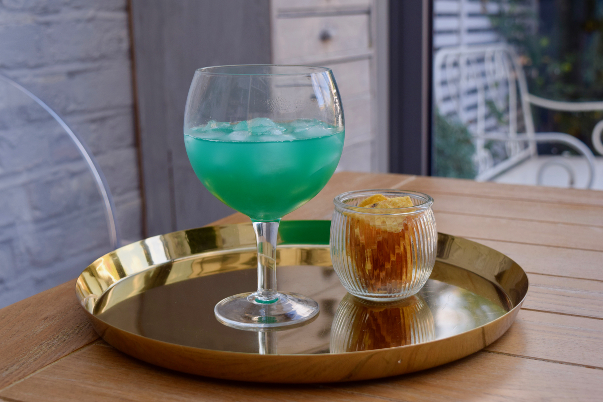 Electric-smurf-cocktail-recipe-lucyloves-foodblog