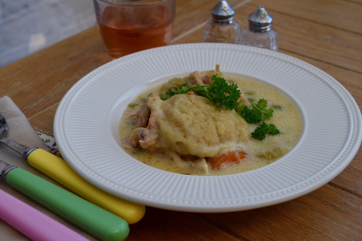 Slow-cooker-creamy-chicken-dumplings-recipe-lucyloves-foodblog