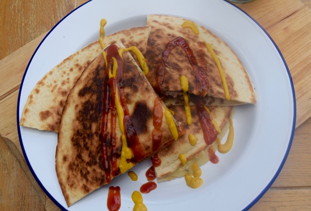 Cheese-burger-quesadillas-recipe-lucyloves-foodblog