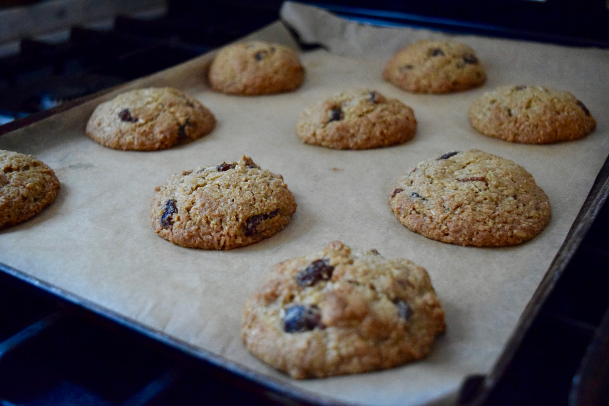 Oatmeal-raisin-cookies-recipe-lucyloves-foodblog