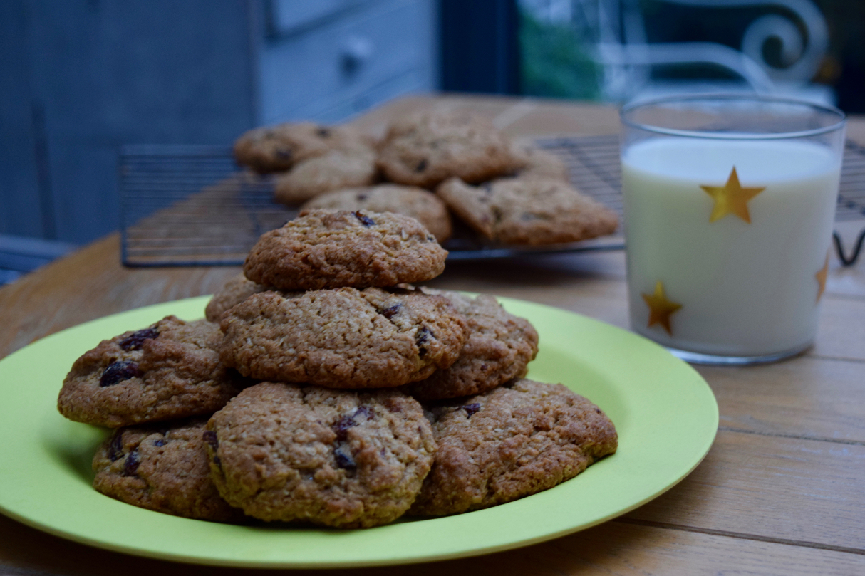 Oatmeal-raisin-cookies-recipe-lucyloves-foodblog