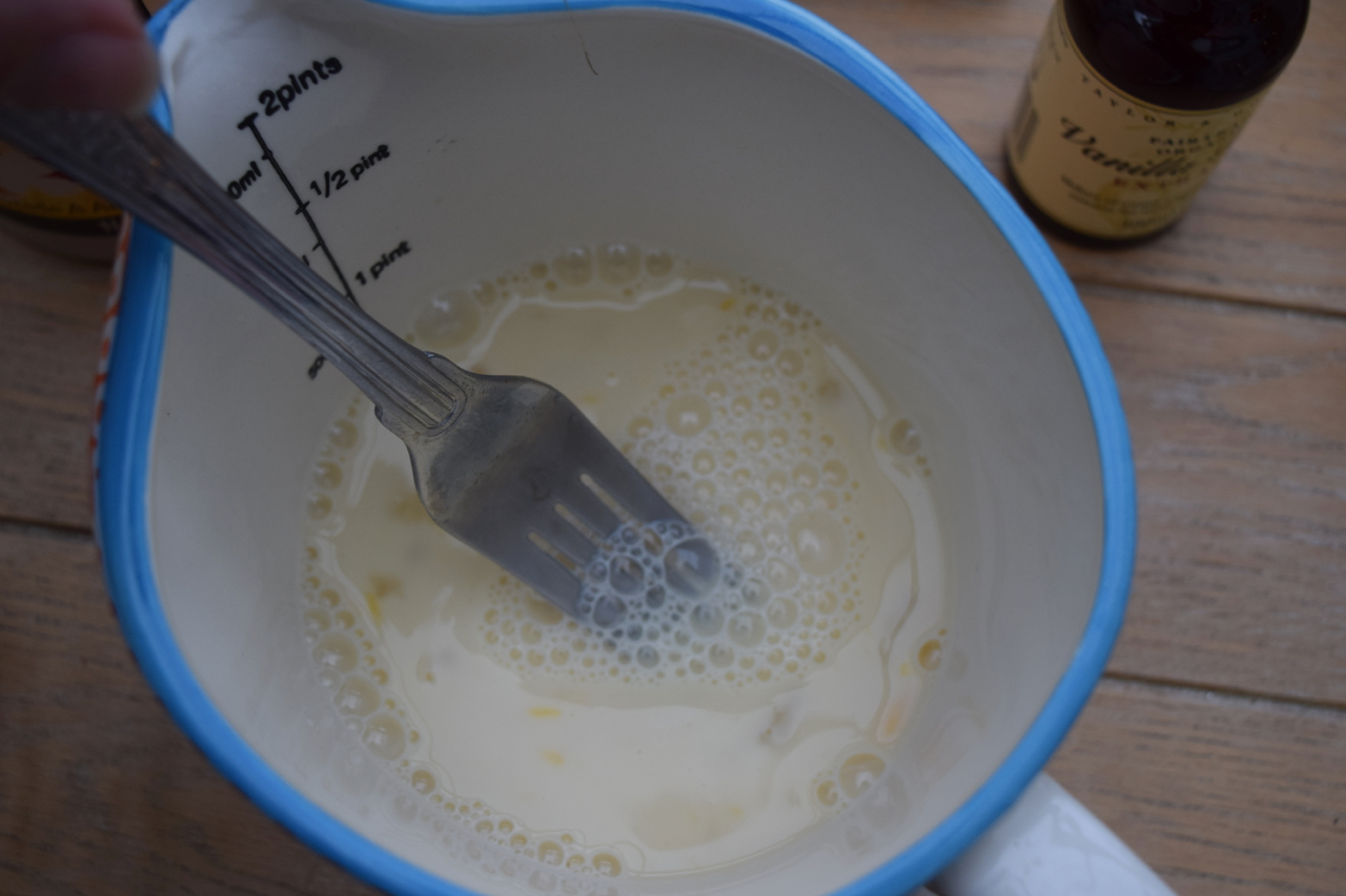 Banana-berry-baked-porridge-recipe-lucyloves-foodblog