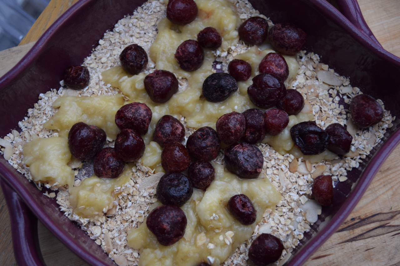 Banana-berry-baked-porridge-recipe-lucyloves-foodblog