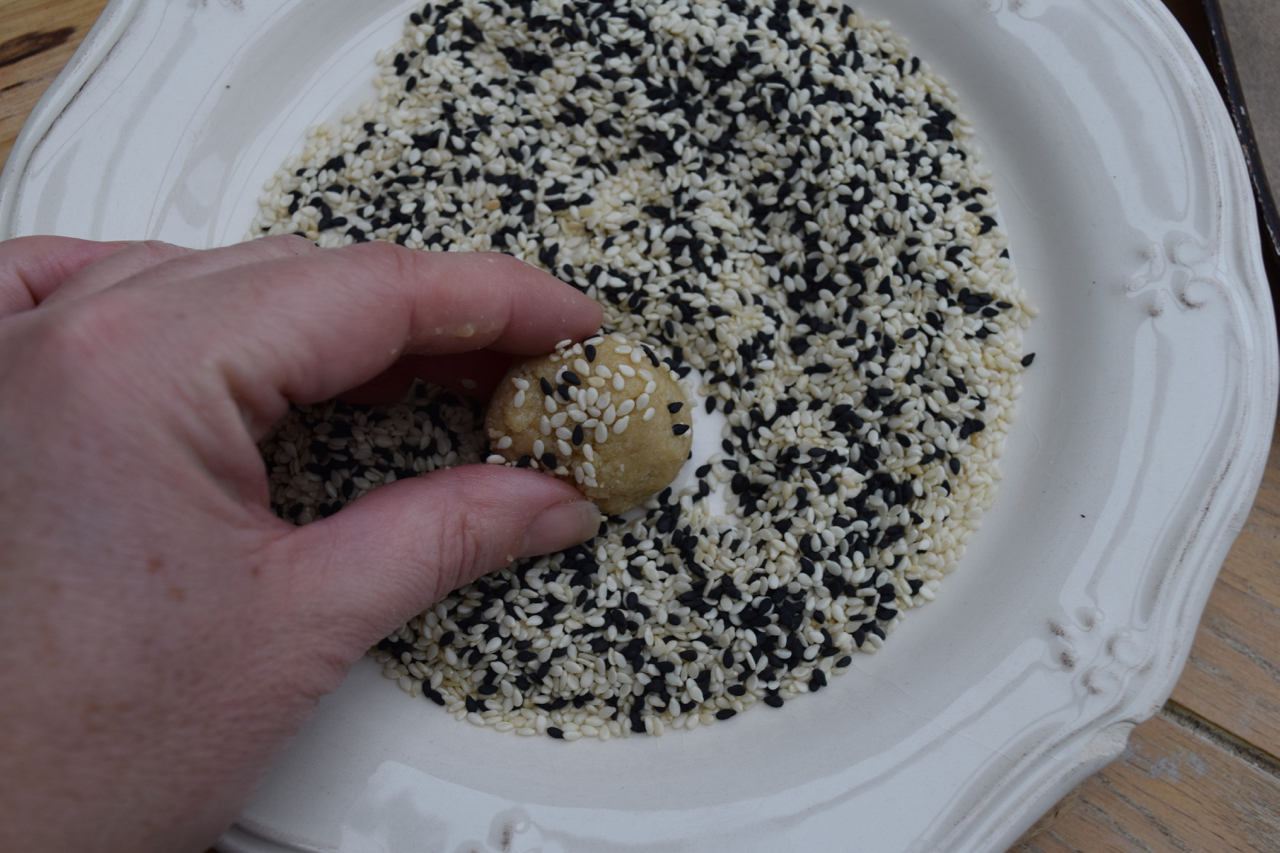 Tahini-sesame-cookies-recipe-lucyloves-foodblog