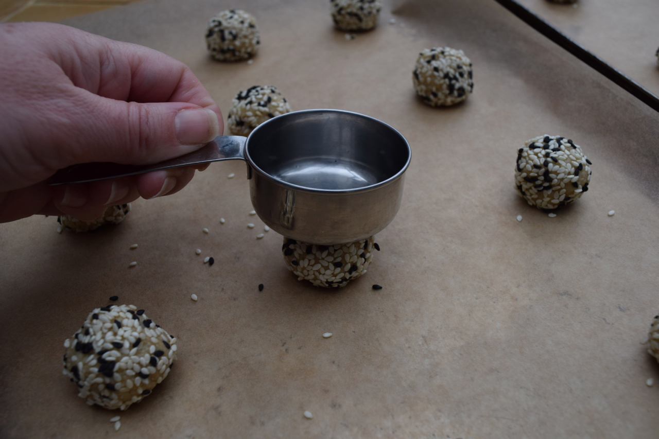 Tahini-sesame-cookies-recipe-lucyloves-foodblog