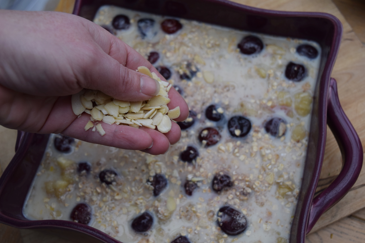 Banana-berry-baked-porridge-recipe-lucyloves-foodblog