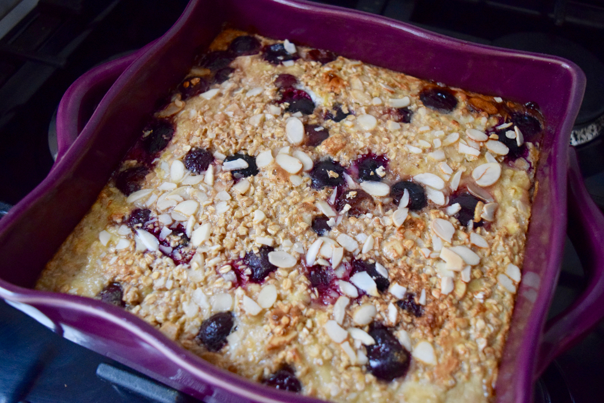 Banana-berry-baked-porridge-recipe-lucyloves-foodblog